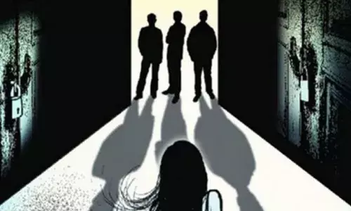 దారుణం.. పదో తరగతి విద్యార్థిని కిడ్నాప్.. కారులో సామూహిక అత్యాచారం