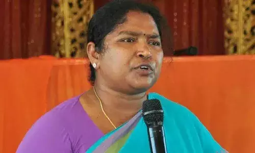 ములుగు ఎమ్మెల్యే సీతక్కకు తప్పిన పెను ప్రమాదం