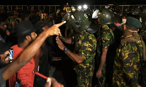 ప్రమాణ స్వీకారం చేసిన కొన్ని గంటల్లోనే  నిరసనలపై కొత్త అధ్యక్షుడి ఉక్కుపాదం..!