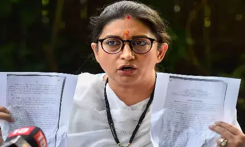 తగ్గేదేలే.. కాంగ్రెస్ నేతలకు లీగల్ నోటీసులు పంపిన స్మృతి ఇరానీ