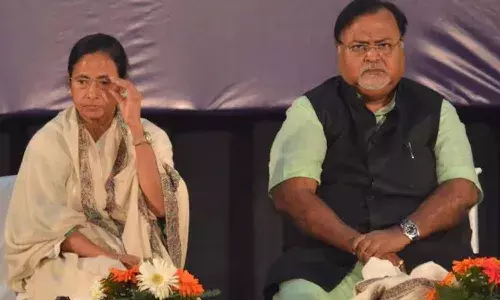 మంత్రి అరెస్ట్.. 4 సార్లు ఫోన్ చేసినా స్పందించని సీఎం