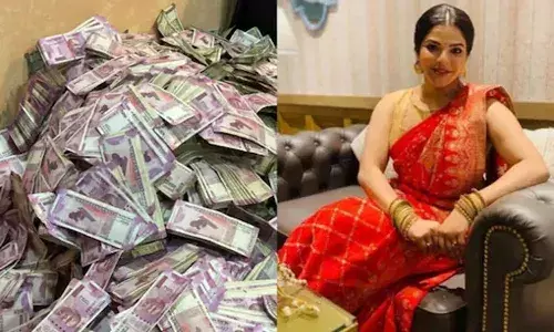 వారానికి ఒకసారి ఆ మంత్రి వస్తుంటాడు.. నా ఇల్లు ఒక మినీ బ్యాంక్