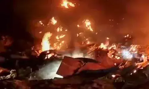 కుప్ప‌కూలిన మిగ్‌-21 విమానం.. ఇద్ద‌రు ఫైల‌ట్లు మృతి