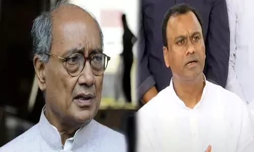 రంగంలోకి దిగిన దిగ్విజయ్.. రాజగోపాల్రెడ్డి మనసు మార్చుకుంటాడా..?