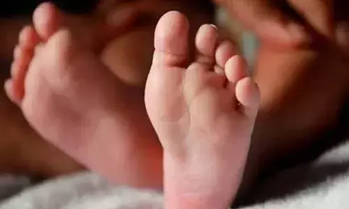 జనగామలో దారుణం.. పుస్తెలతాడు చోరీకి వెళ్లి చిన్నారిని సంపులో పడేశాడు.!