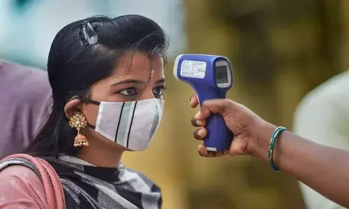 దేశంలో స్వల్పంగా తగ్గిన కరోనా కేసులు.. కొత్తగా ఎన్నంటే..?