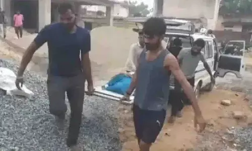 ఆలయంలో తొక్కిసలాట.. ముగ్గురు మృతి