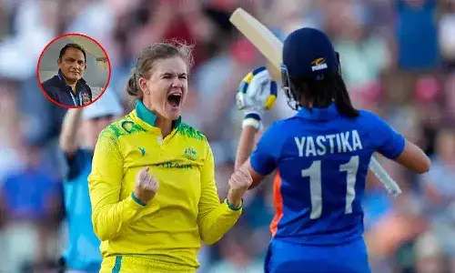 మహిళా క్రికెట్ జట్టుపై అజారుద్దీన్ మండిపాటు