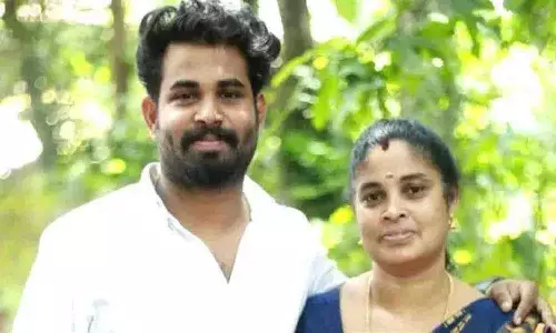 పబ్లిక్ సర్వీస్ కమిషన్ పరీక్షలో ఒకేసారి ఉత్తీర్ణులైన తల్లీ కొడుకులు..!