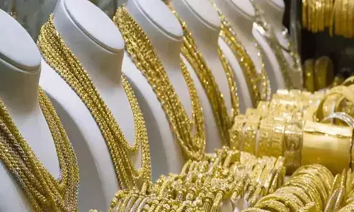 మగువలకు షాకిచ్చిన బంగారం