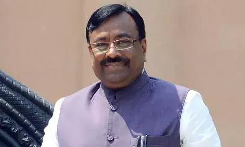 ఫోన్ లిఫ్ట్ చేసి హలో కాదు.. వందేమాతరం అనండి