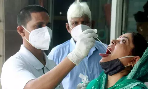 దేశంలో భారీగా పెరిగిన కేసులు, మ‌ర‌ణాలు