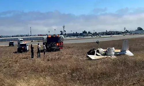 ల్యాండింగ్ చేస్తూ ఢీ కొన్న రెండు విమానాలు.. ఇద్దరు దుర్మరణం