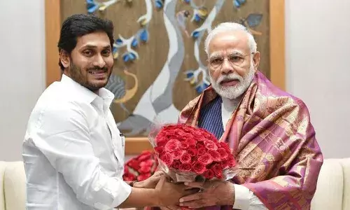 సాయంత్రం ఢిల్లీకి సీఎం జగన్.. రేపు ప్రధానితో భేటీ.!