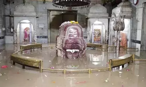 భారీ వరదలు.. నీట మునిగిన పశుపతినాథ్‌ టెంపుల్‌