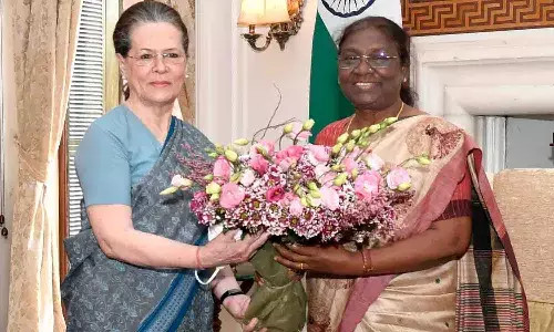 రాష్ట్రపతి ద్రౌపది ముర్ముని కలిసిన సోనియా గాంధీ