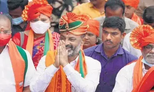 ప్రజాసంగ్రామ యాత్రను నిలిపేయండి.. నోటీసులు జారీ చేసిన పోలీసులు