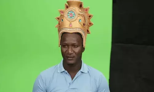 డారెన్ సమీ కిరీటం ఎందుకు ధరించాడు?