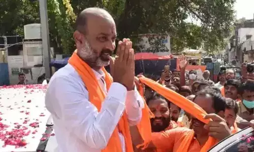 బండి సంజయ్ పాదయాత్రకు హైకోర్టు అనుమతి