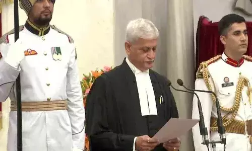 సీజేఐగా జస్టిస్ యూయూ లలిత్ ప్రమాణ స్వీకారం
