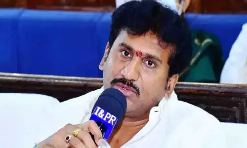 ఉనికిని కాపాడుకునేందుకే నీచ రాజకీయాలకు పాల్పడుతున్నారు