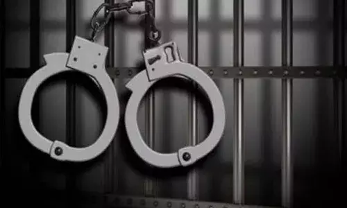 హైదరాబాద్ వైద్య విద్యార్థినిపై అత్యాచారం.. కానిస్టేబుల్, అతని ఫ్రెండ్ కలిసి..