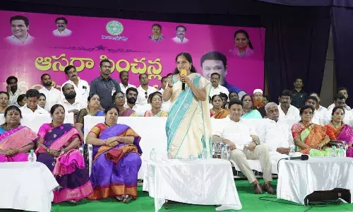 ఉచితాలను తీసేసేందుకు కేంద్రం కుట్ర : ఎమ్మెల్సీ కవిత