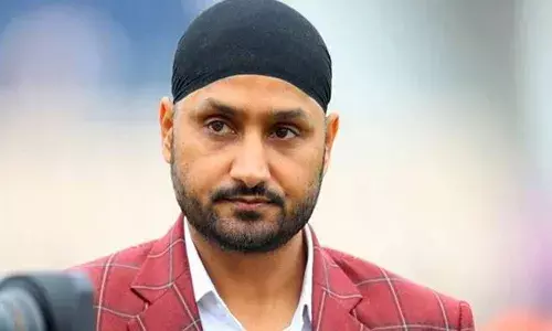 ఒమన్‌లో చిక్కుకున్న యువతిని కాపాడిన హ‌ర్భ‌జ‌న్‌