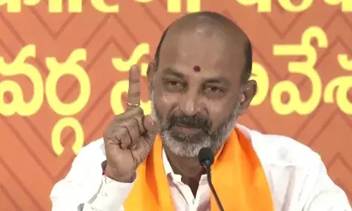 బండి సంజయ్ సంచలన ట్వీట్.. వారి నుంచి ఇంతకంటే ఇంకేం ఆశించగలం