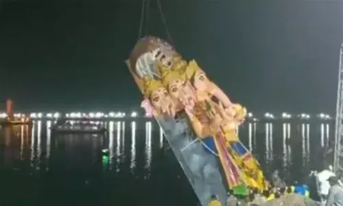 పూర్తైన ఖైరతాబాద్ గణేషుని నిమజ్జనం