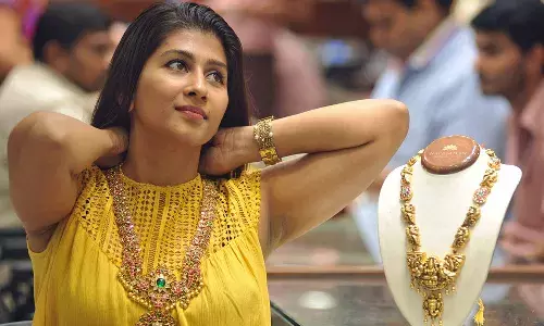 ప‌సిడి కొనుగోలుదారుల‌కు షాక్‌