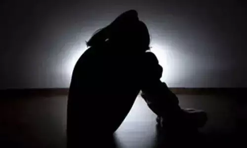 దారుణం.. బహిర్భూమికెళ్లిన బాలికను ఎత్తుకెళ్లి గ్యాంగ్​ రేప్