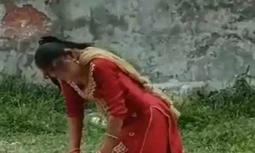 రోడ్డు మీద మాదకద్రవ్యాల మత్తులో యువతి.. చివరికి ఏమైందంటే..