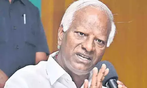 ఢిల్లీ నుంచి రావడం.. ప్రెస్ మీట్ పెట్టడం.. కేసీఆర్ ప్రభుత్వాన్ని తిట్టడం.. ఇదే పని..