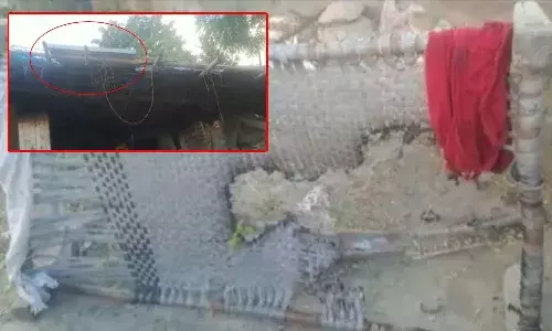 విషాదం.. మొబైల్​ ఫోన్​ పేలి పసికందు మృతి