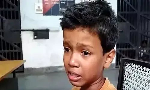 అన్నం అడిగితే అమ్మ కొడుతోంది.. పోలీసులకు చిన్నారి ఫిర్యాదు.. వీడియో వైరల్
