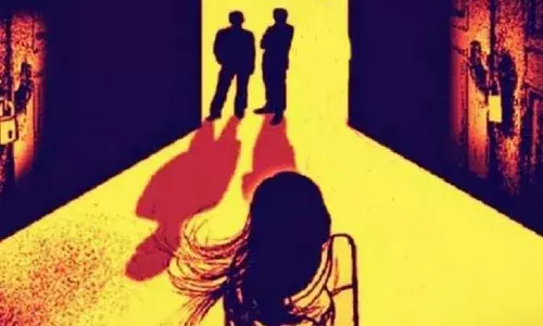 పాత బస్తీలో దారుణం.. మైనర్ బాలిక కిడ్నాప్.. లాడ్జిలో నిర్భంధించి సామూహిక అత్యాచారం