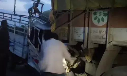 ఘోర ప్రమాదం.. ఆగి ఉన్న లారీని ఢీ కొట్టిన బొలెరో.. ముగ్గురి మృతి