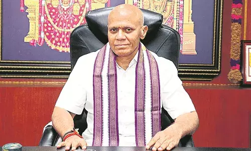 టీటీడీ ఈవో పోస్టుకు ఏవీ ధర్మారెడ్డి అర్హుడే