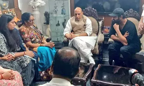 కృష్ణంరాజు ఫ్యామిలీని పరామర్శించిన రాజ్నాథ్సింగ్