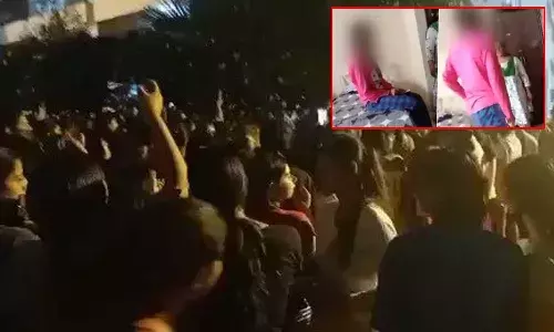 యూనివర్సిటీ హాస్టల్లో దారుణం.. 60 మంది అమ్మాయిల ప్రైవేట్ వీడియోలు లీక్.!