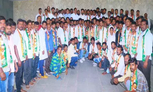 కాంగ్రెస్లోకి భారీగా చేరికలు