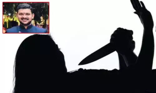 దారుణం.. మహిళ గొంతు కోసిన టీఆర్ఎస్ ఎమ్మెల్యే పీఏ.. రాత్రి రమ్మంటే రాలేదని