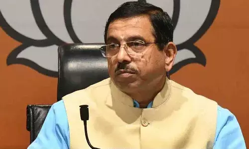 కేసీఆర్ కు దేశం, తెలంగాణ కన్నా కుటుంబమే ఎక్కువ: కేంద్ర మంత్రి ప్రహ్లాద్ జోషి