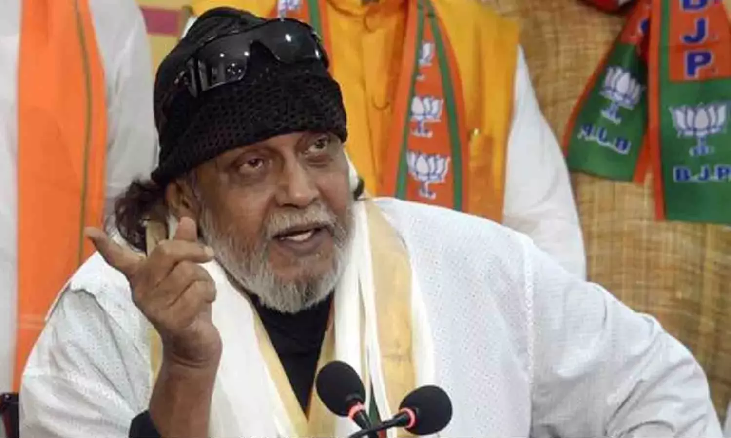 అవును.. వాళ్లు నాతో టచ్ లో ఉన్నారు