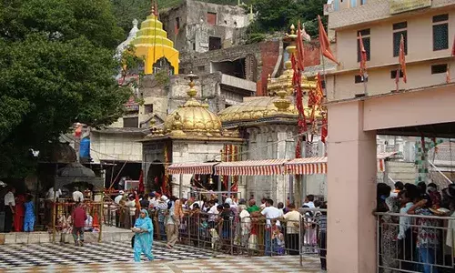 మహా నవరాత్రులు: ఈ ఆలయంలో కొబ్బరికాయలపై నిషేధం