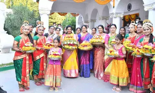 రాజ్భవన్లో ఘనంగా బతుకమ్మ వేడుకలు