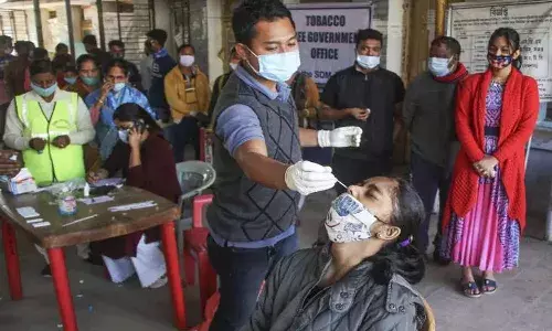 తగ్గుముఖం పట్టిన కరోనా కేసులు