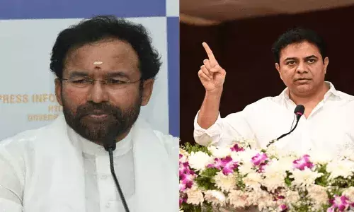 కిషన్ రెడ్డిపై కేటీఆర్ మండిపాటు.. అలా చేస్తున్నారంటూ