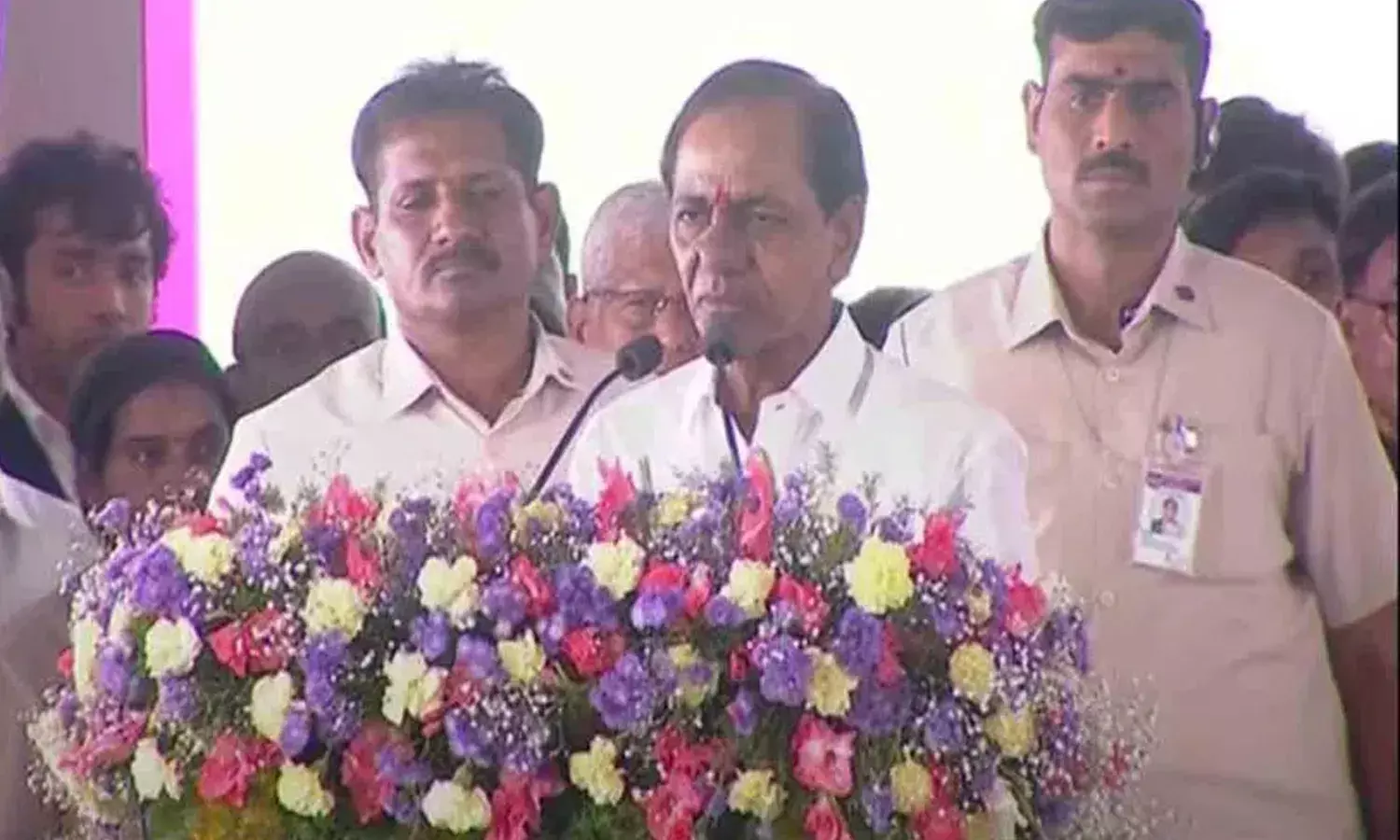 కేంద్ర మంత్రులు ఇక్క‌డ తిడ‌తారు.. ఢిల్లీలో అవార్డులిస్తారు : సీఎం కేసీఆర్‌